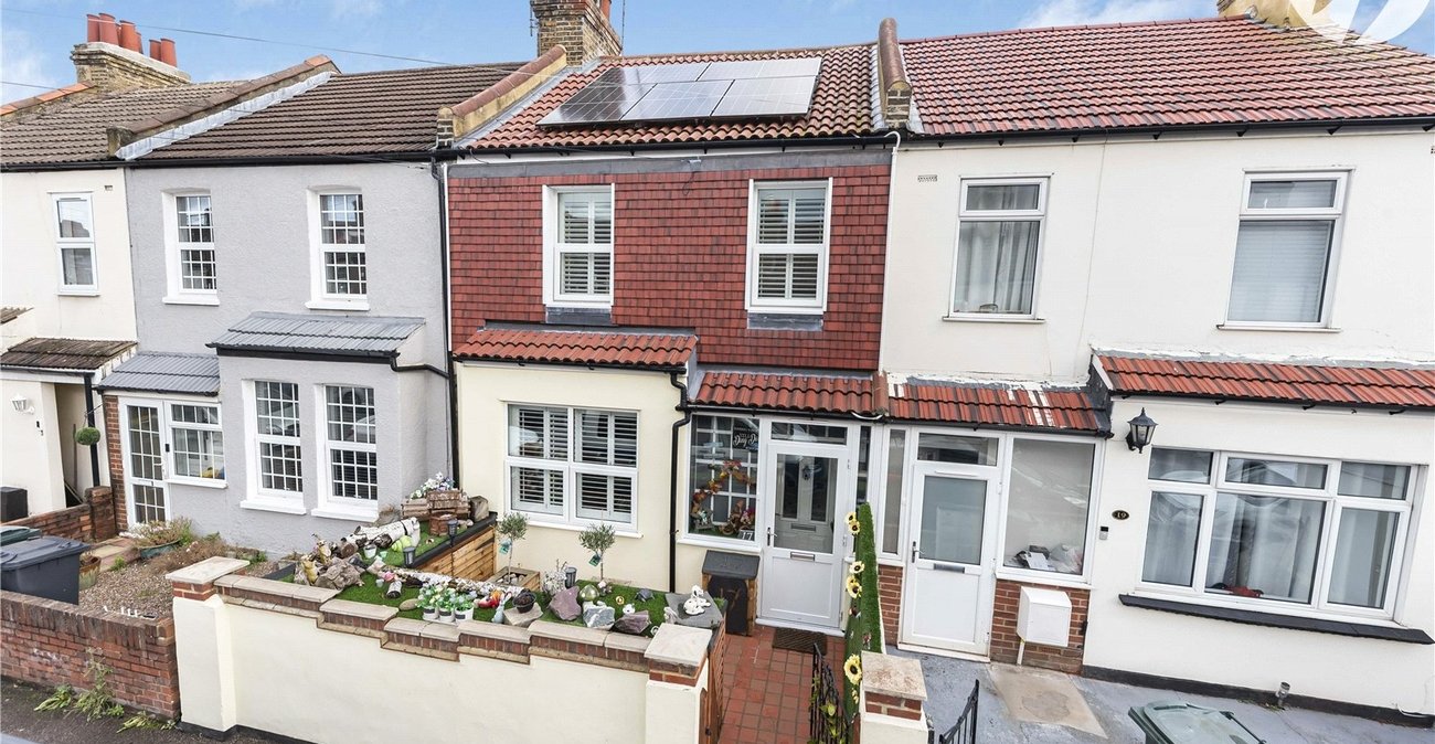 2 bedroom house for sale in Dartford | Robinson Jackson