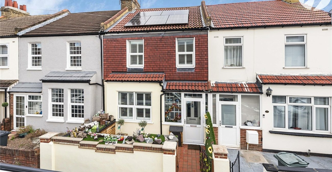 2 bedroom house for sale in Dartford | Robinson Jackson