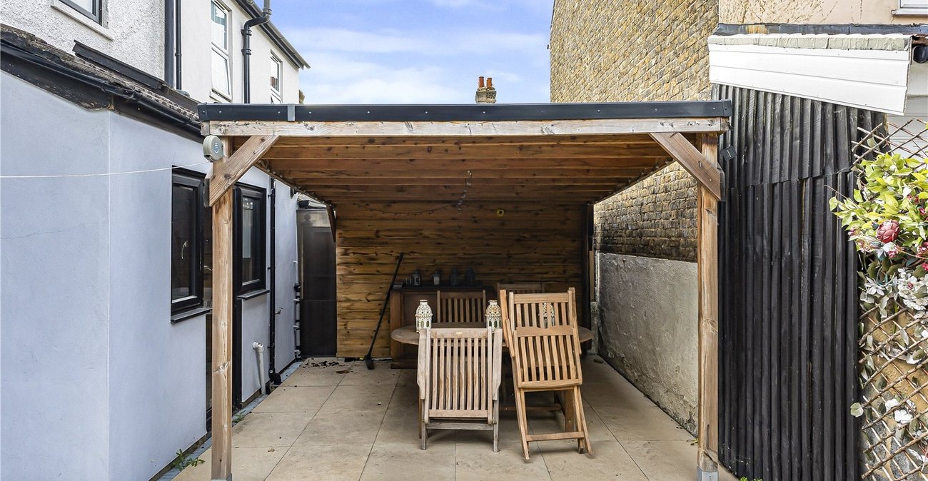 3 bedroom house for sale in Dartford | Robinson Jackson