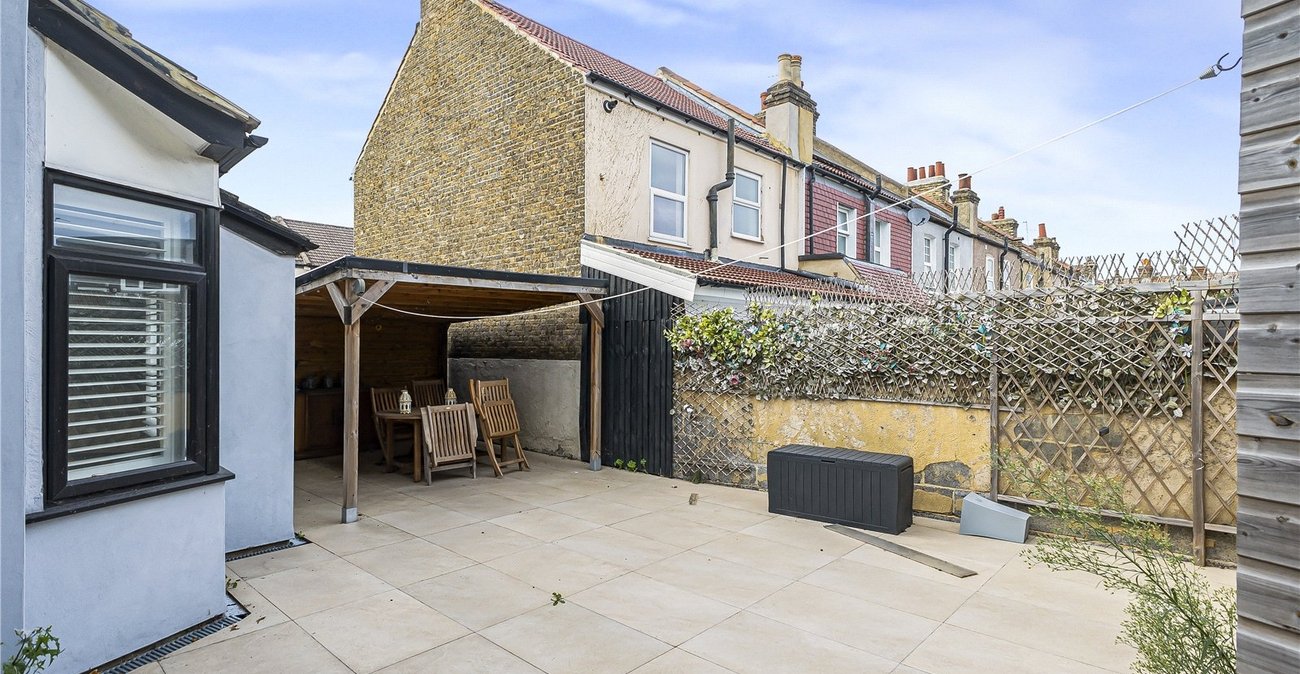 3 bedroom house for sale in Dartford | Robinson Jackson