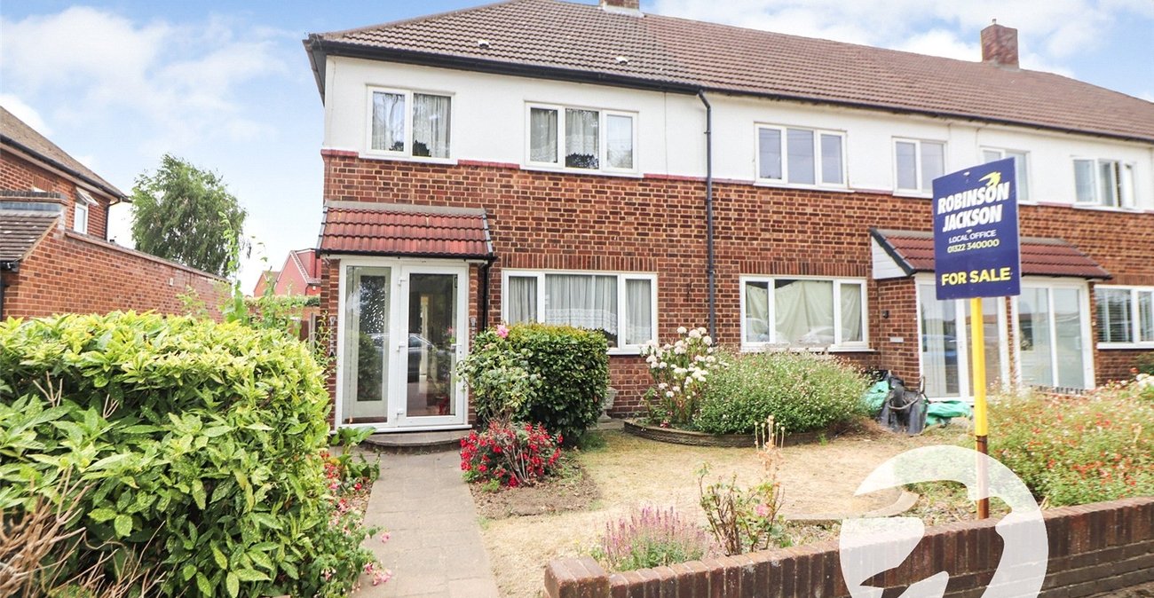 3 bedroom house for sale in Erith | Robinson Jackson