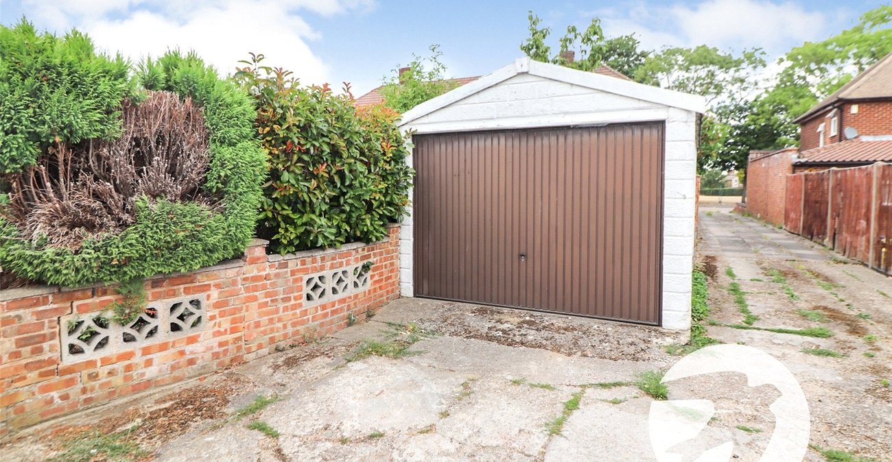 3 bedroom house for sale in Erith | Robinson Jackson