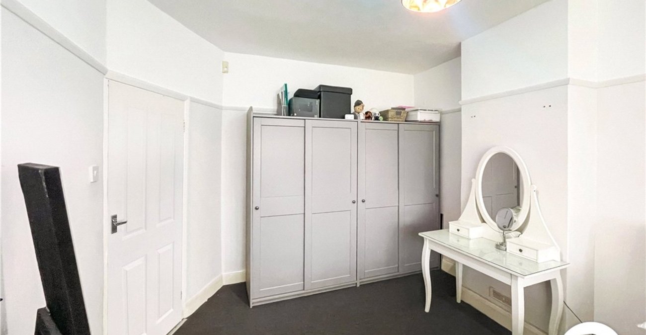 2 bedroom bungalow for sale in Orpington | Robinson Jackson