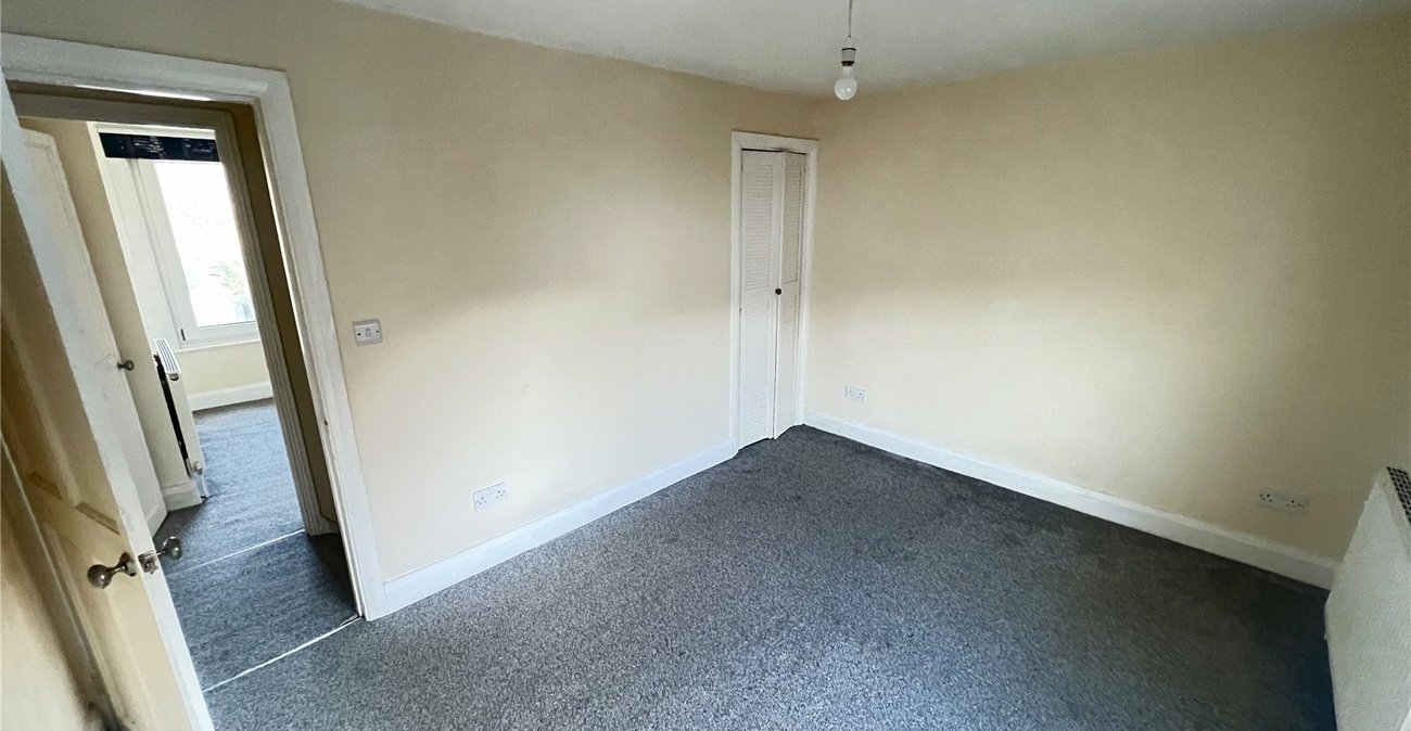 2 bedroom house for sale in London | Robinson Jackson