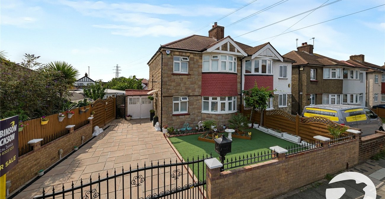 4 bedroom house for sale in South Welling | Robinson Jackson