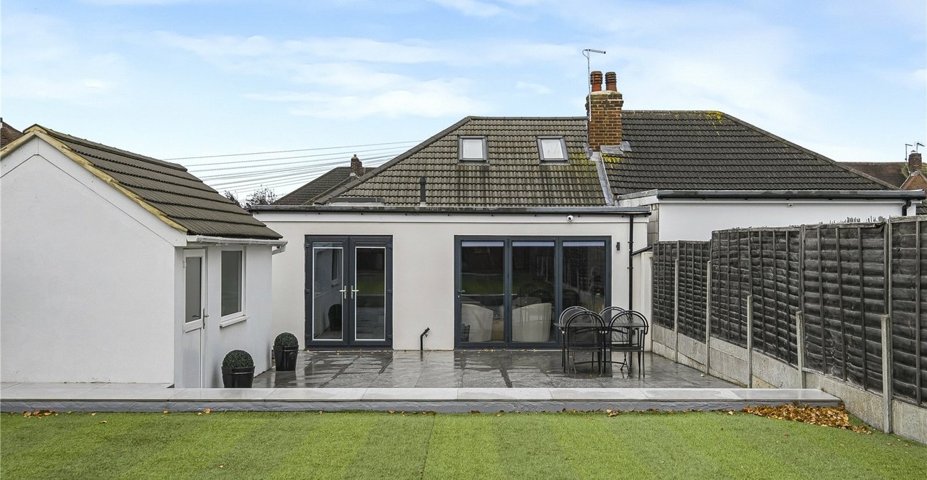 3 bedroom bungalow for sale in South Welling | Robinson Jackson