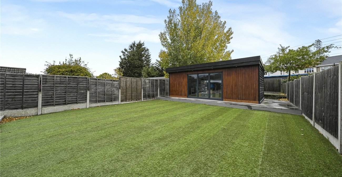 3 bedroom bungalow for sale in South Welling | Robinson Jackson