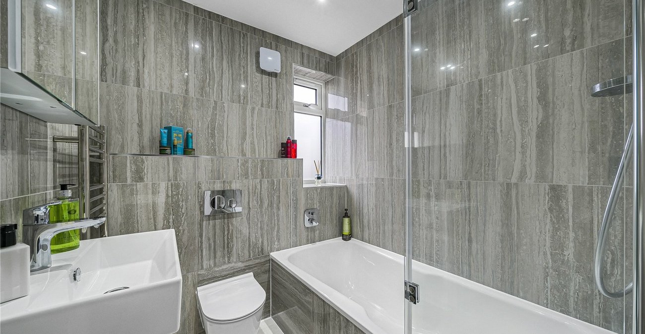 3 bedroom bungalow for sale in South Welling | Robinson Jackson