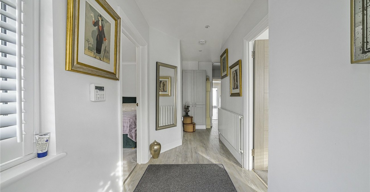 3 bedroom bungalow for sale in South Welling | Robinson Jackson