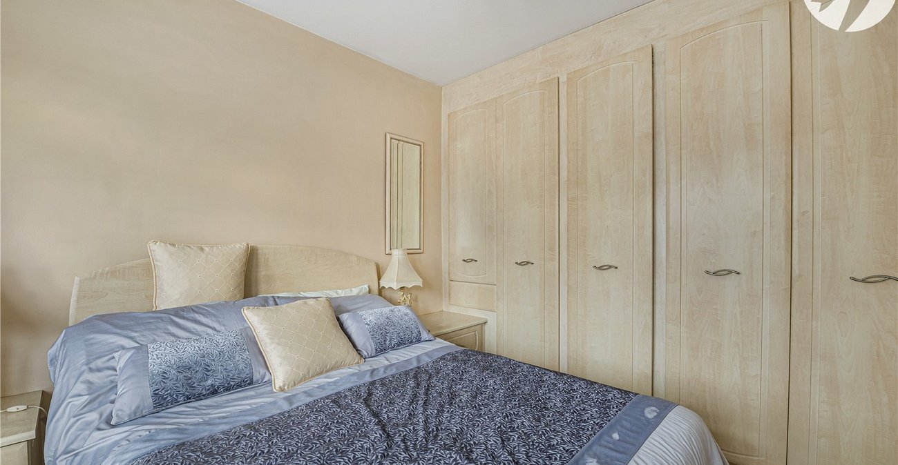 2 bedroom bungalow for sale in South Welling | Robinson Jackson