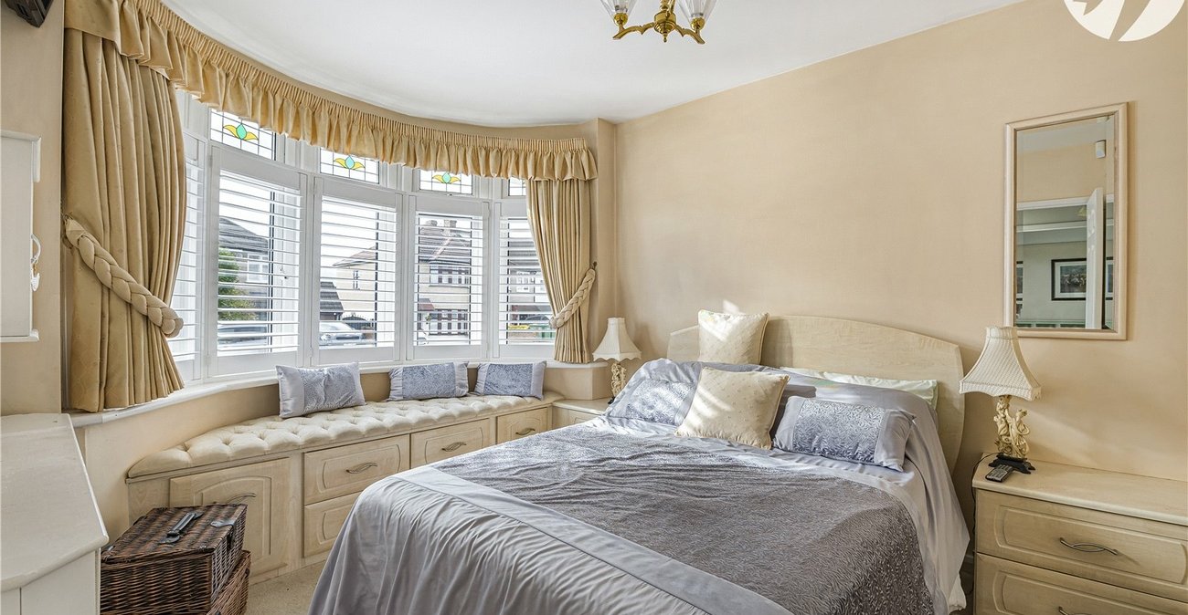 2 bedroom bungalow for sale in South Welling | Robinson Jackson