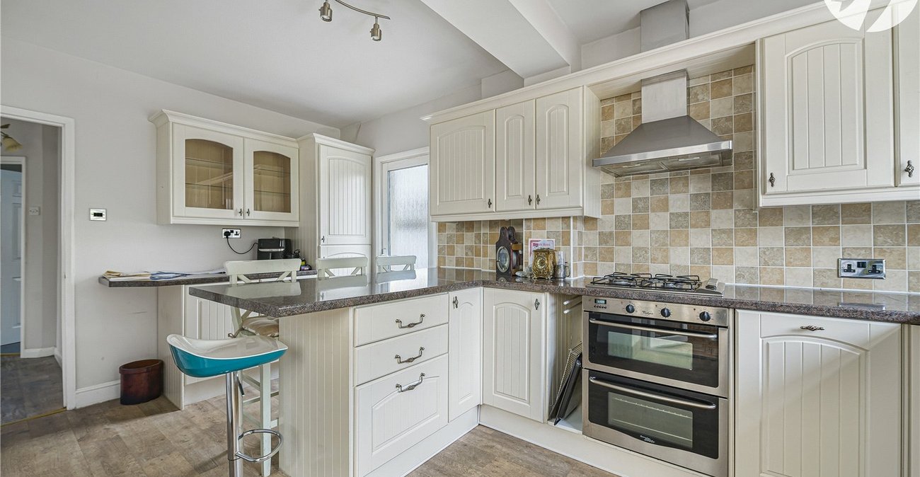 2 bedroom bungalow for sale in South Welling | Robinson Jackson