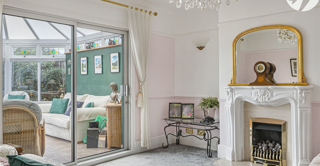 2 bedroom bungalow for sale in South Welling | Robinson Jackson