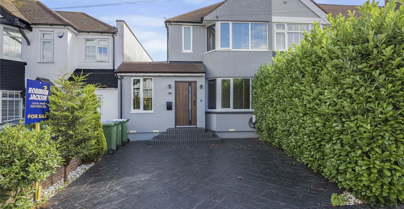 4 bedroom house for sale in South Welling | Robinson Jackson