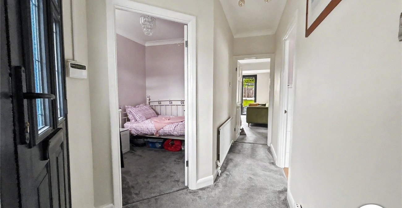 2 bedroom bungalow for sale in Welling | Robinson Jackson
