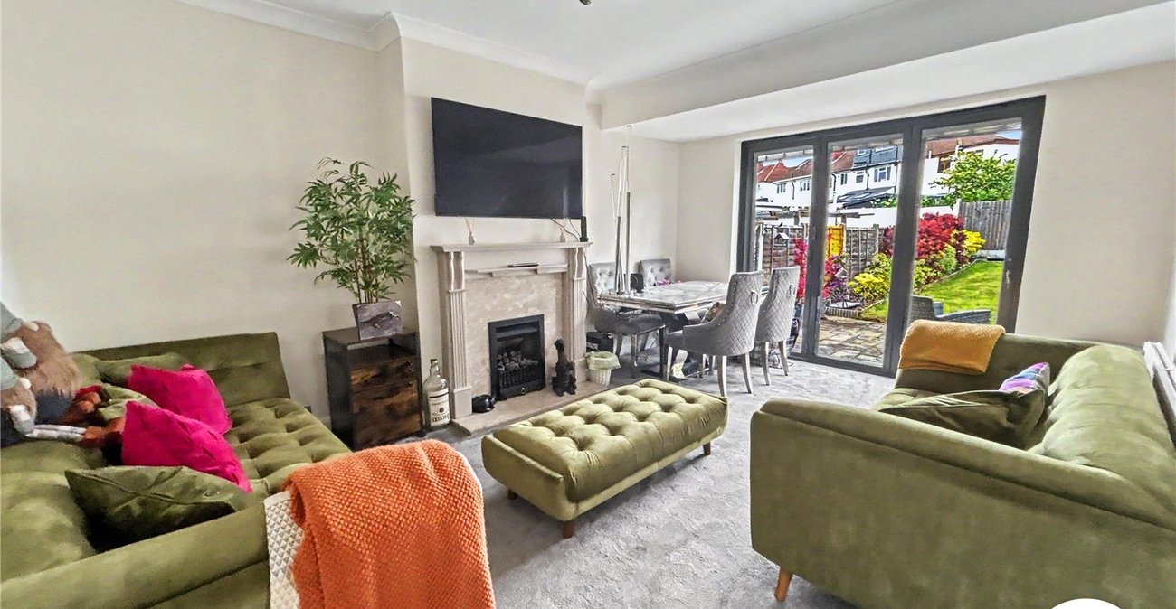 2 bedroom bungalow for sale in Welling | Robinson Jackson