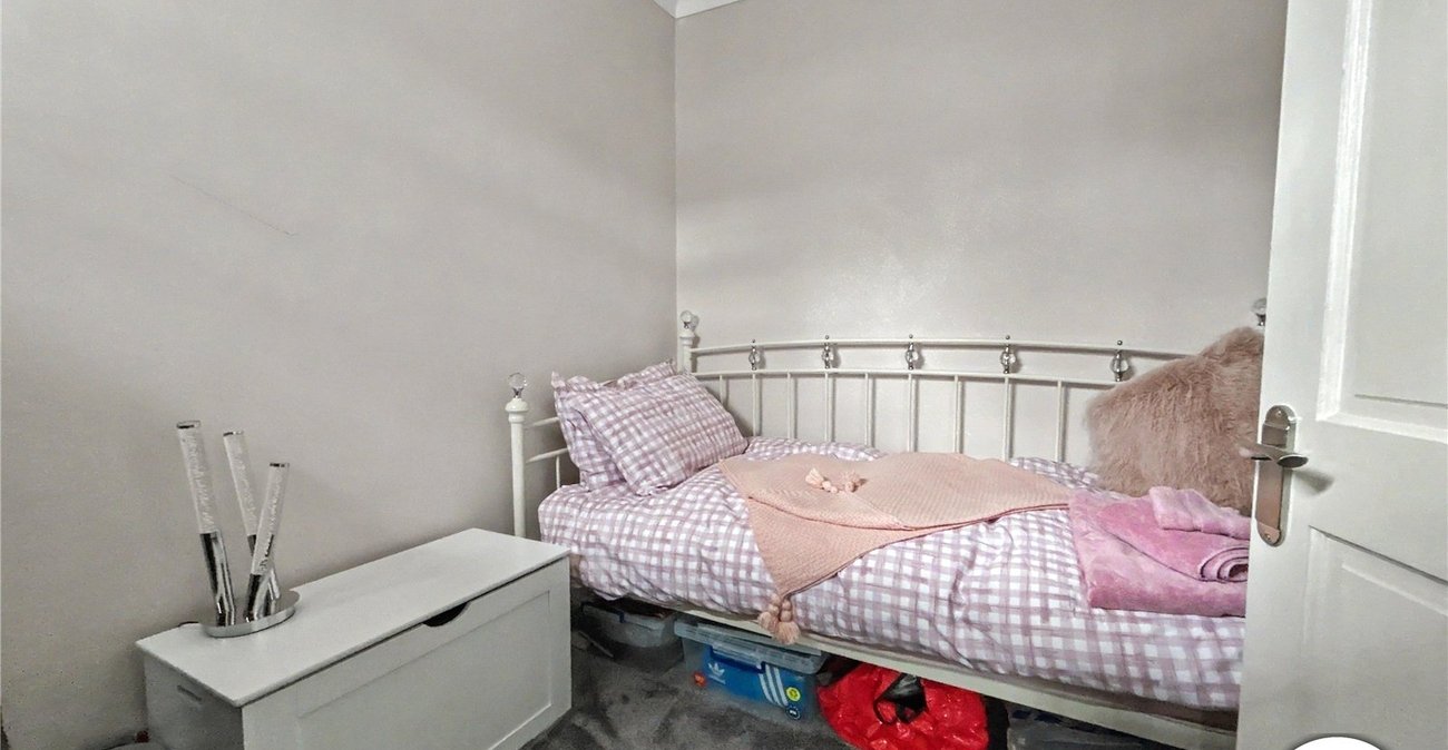 2 bedroom bungalow for sale in Welling | Robinson Jackson