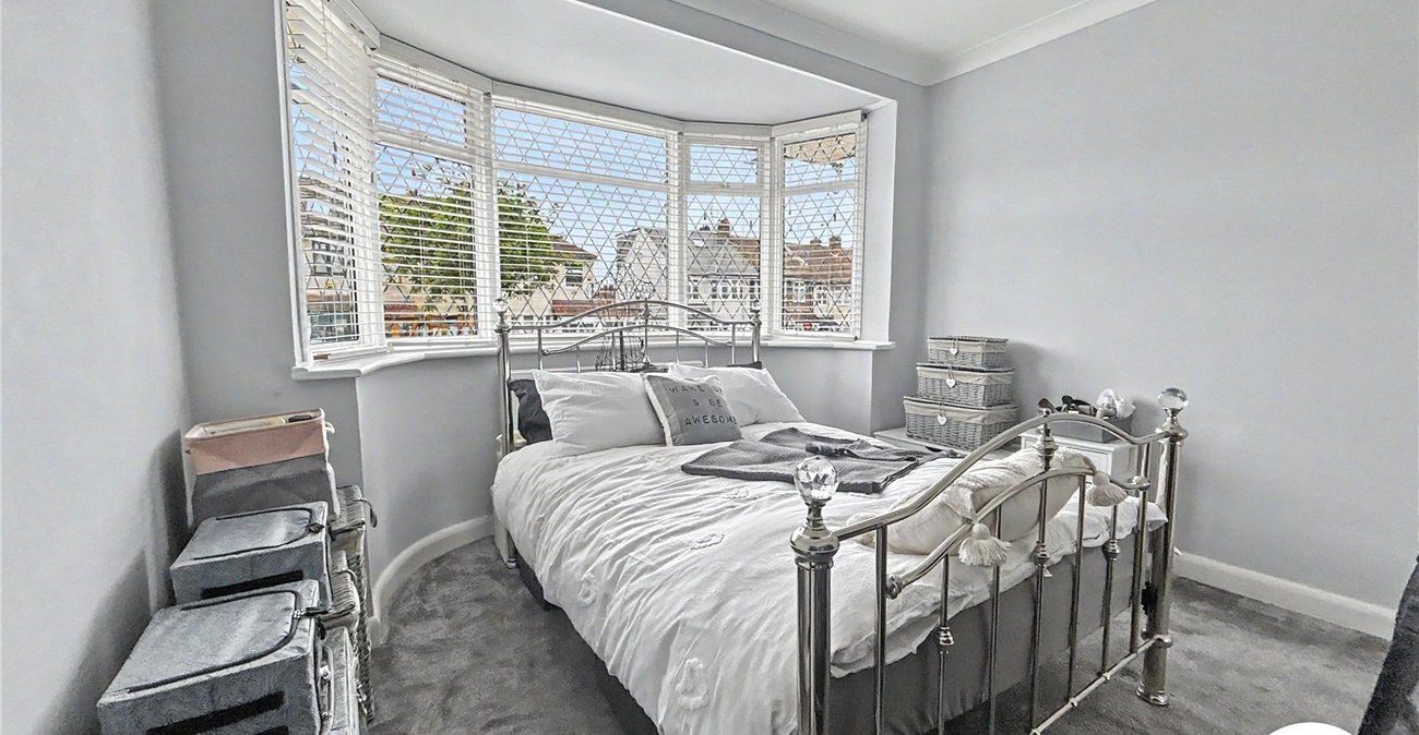 2 bedroom bungalow for sale in Welling | Robinson Jackson