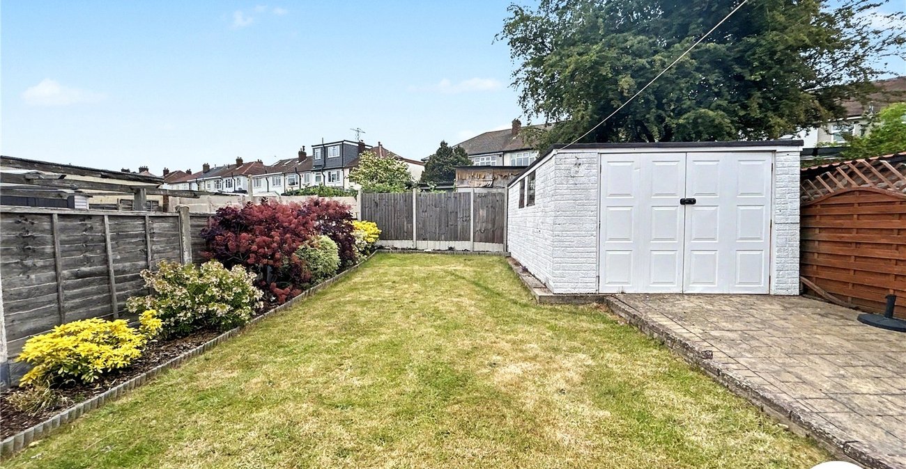 2 bedroom bungalow for sale in Welling | Robinson Jackson