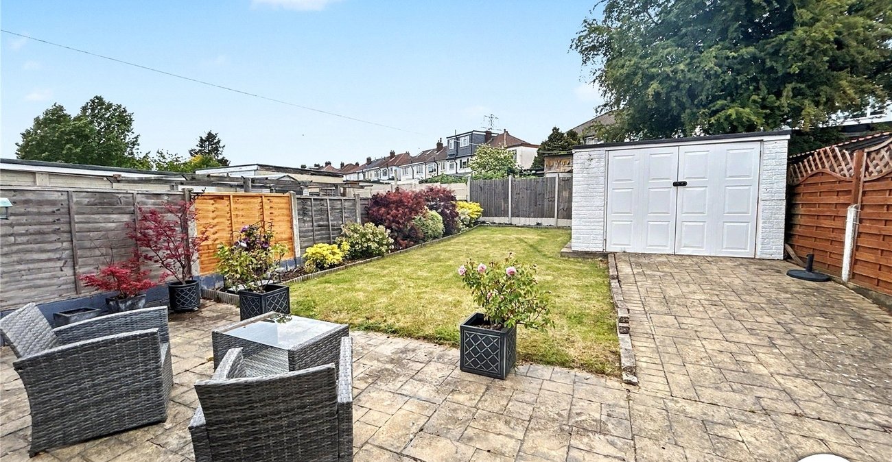 2 bedroom bungalow for sale in Welling | Robinson Jackson