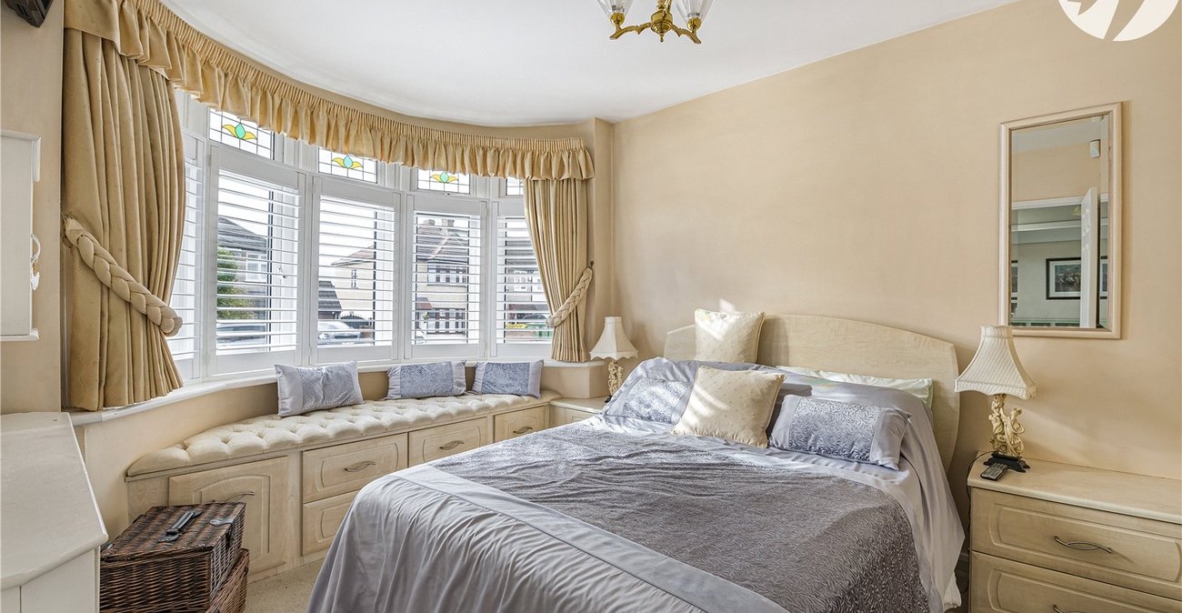 2 bedroom bungalow for sale in Welling | Robinson Jackson
