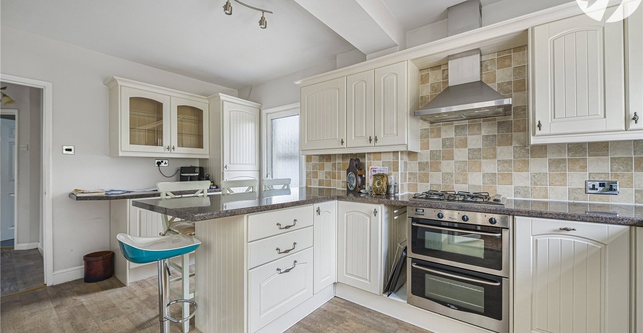 2 bedroom bungalow for sale in Welling | Robinson Jackson