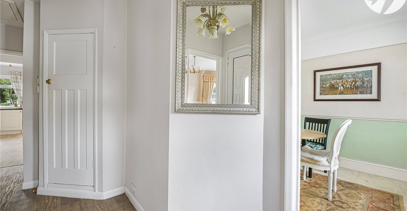 2 bedroom bungalow for sale in Welling | Robinson Jackson