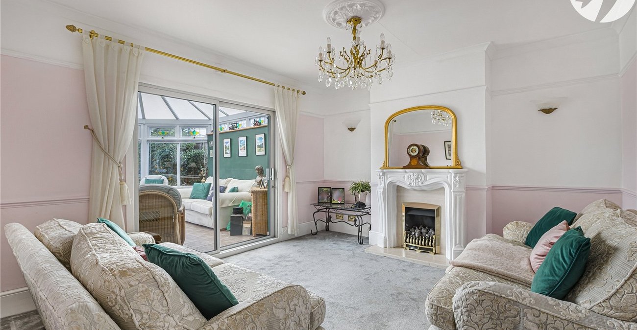 2 bedroom bungalow for sale in Welling | Robinson Jackson