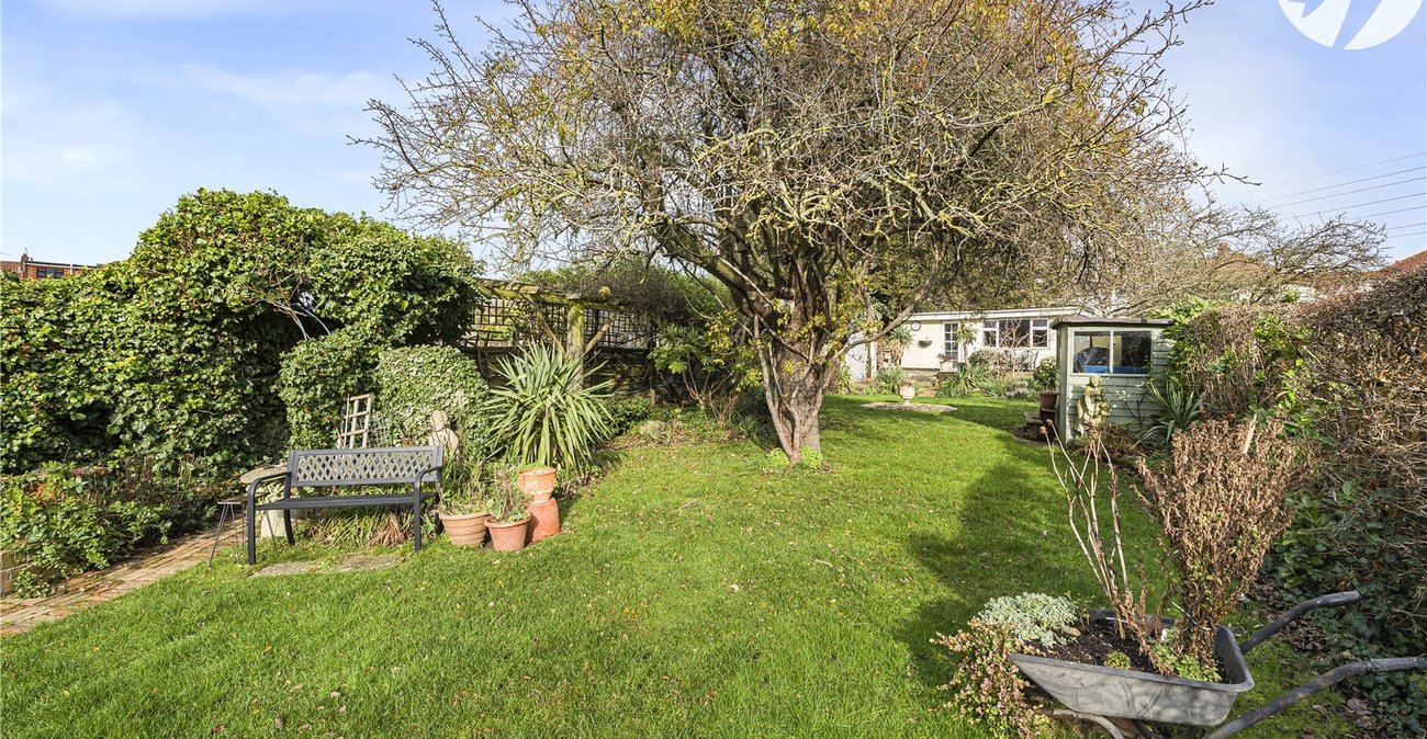 2 bedroom bungalow for sale in Welling | Robinson Jackson