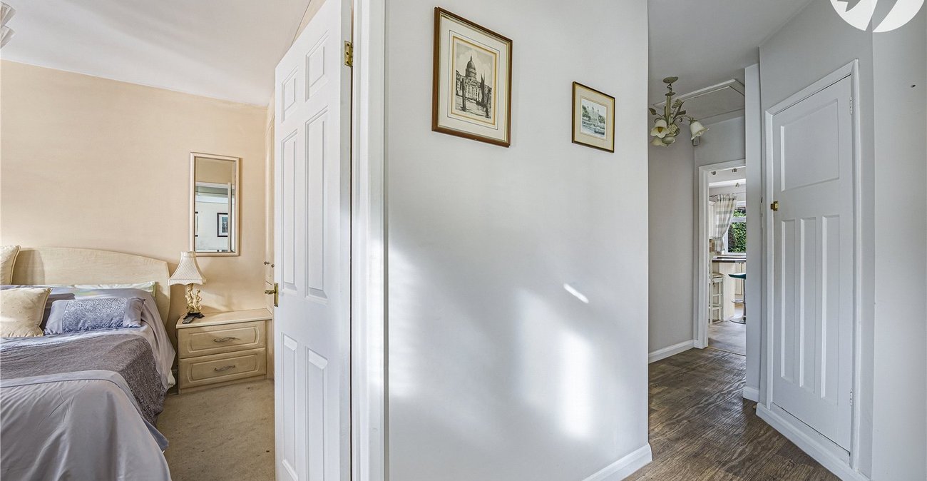 2 bedroom bungalow for sale in Welling | Robinson Jackson