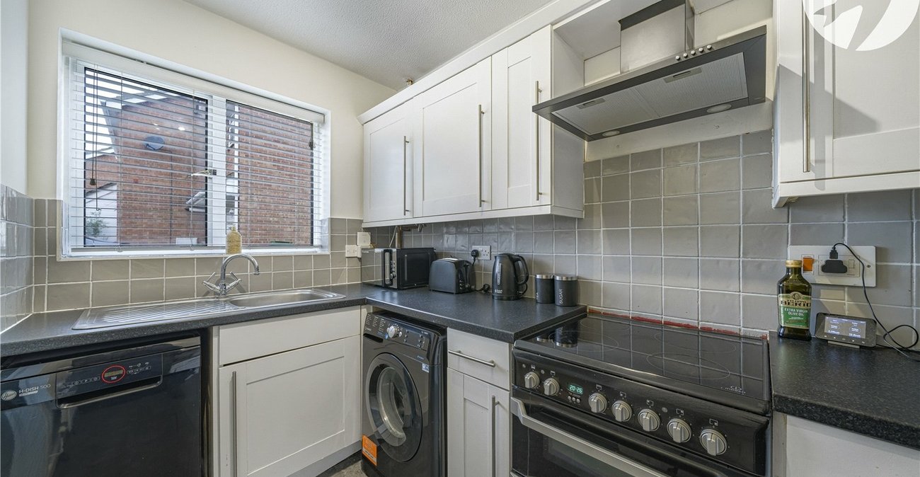 2 bedroom house for sale in Chalk | Robinson Michael & Jackson