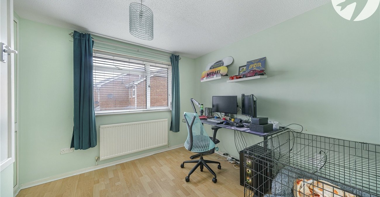 2 bedroom house for sale in Chalk | Robinson Michael & Jackson