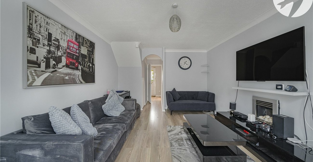 2 bedroom house for sale in Chalk | Robinson Michael & Jackson