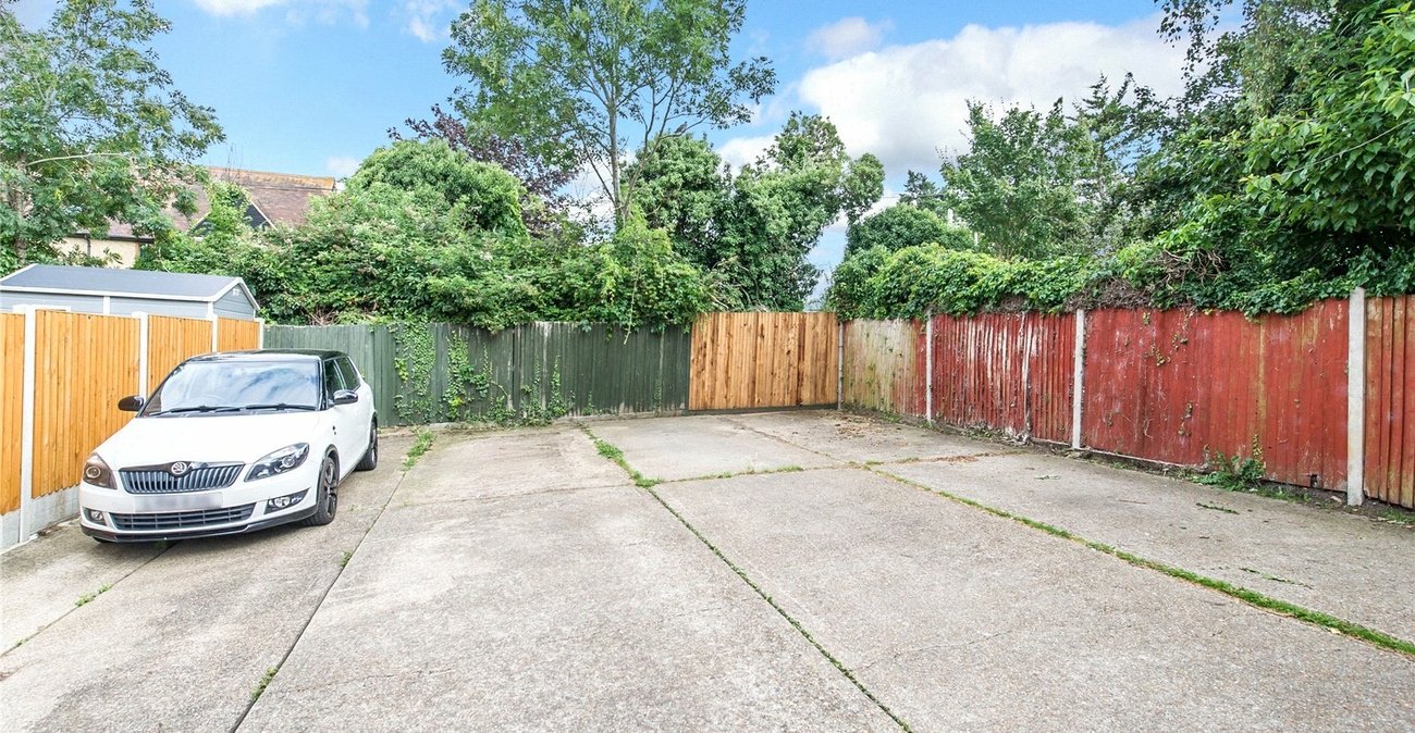 2 bedroom house for sale in Chalk | Robinson Michael & Jackson