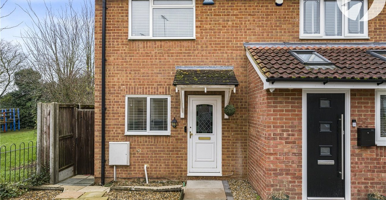 2 bedroom house for sale in Chalk | Robinson Michael & Jackson