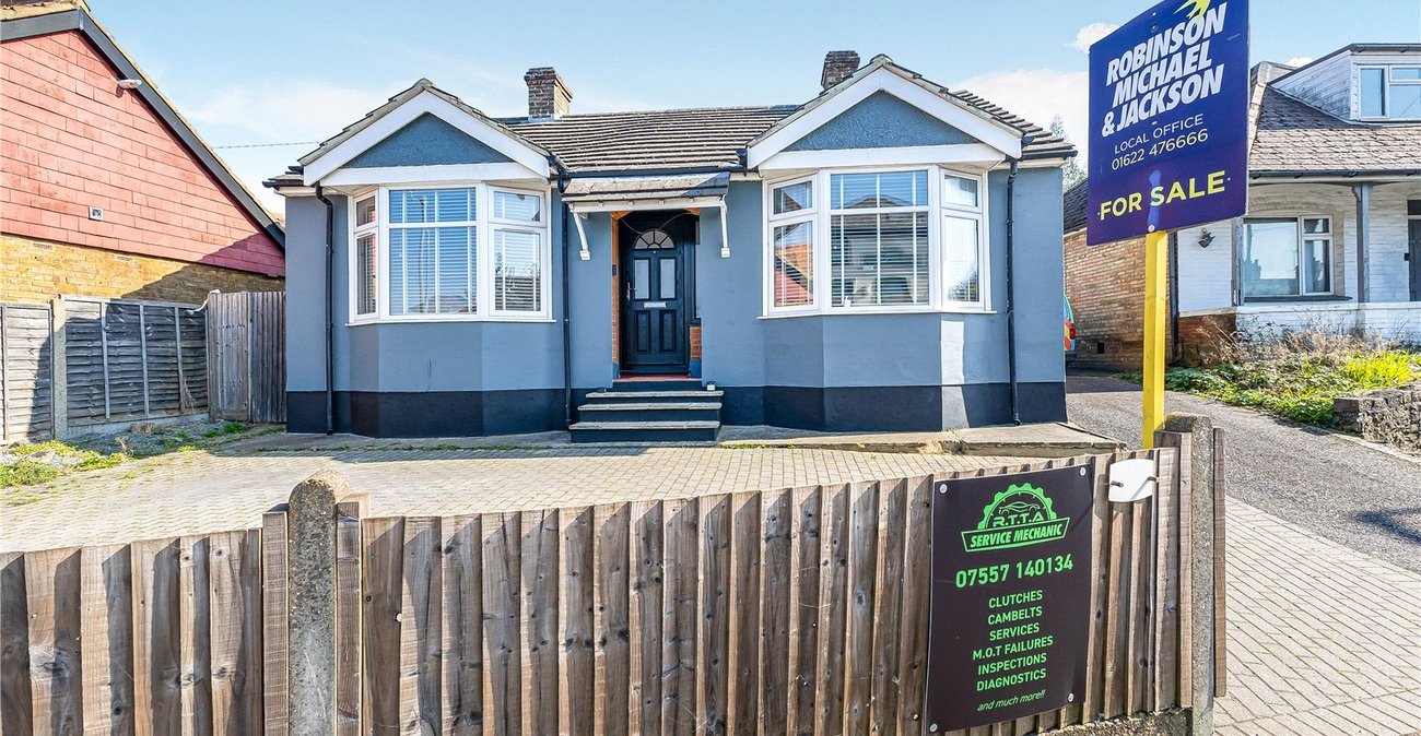 3 bedroom bungalow for sale in Maidstone | Robinson Michael & Jackson