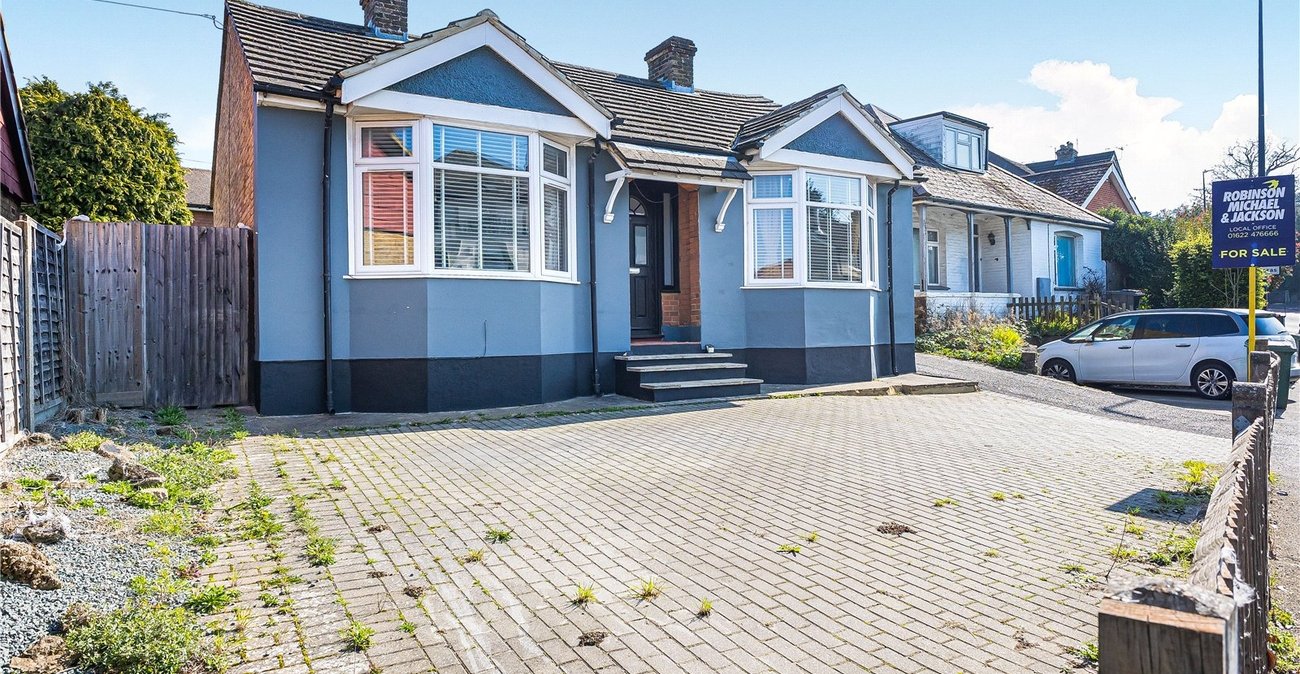 3 bedroom bungalow for sale in Maidstone | Robinson Michael & Jackson