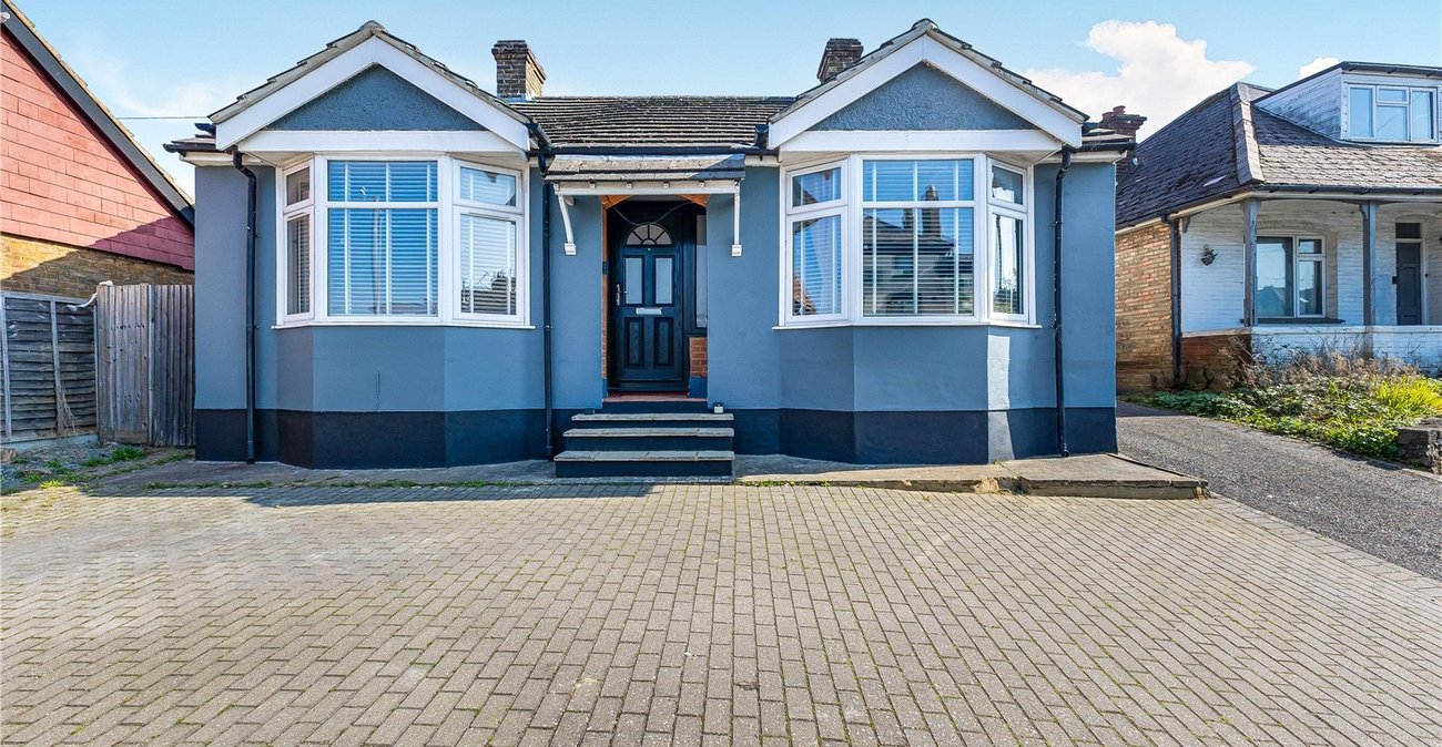 3 bedroom bungalow for sale in Maidstone | Robinson Michael & Jackson