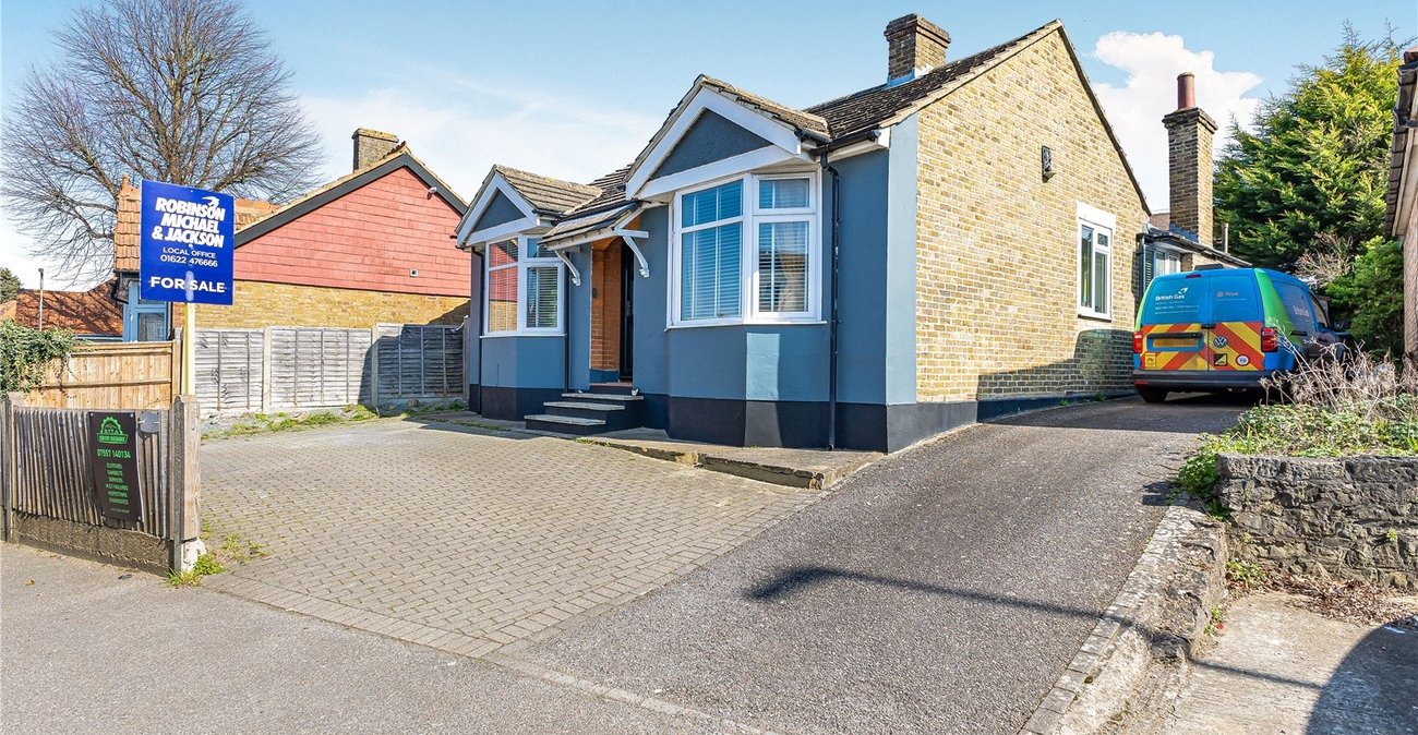 3 bedroom bungalow for sale in Maidstone | Robinson Michael & Jackson