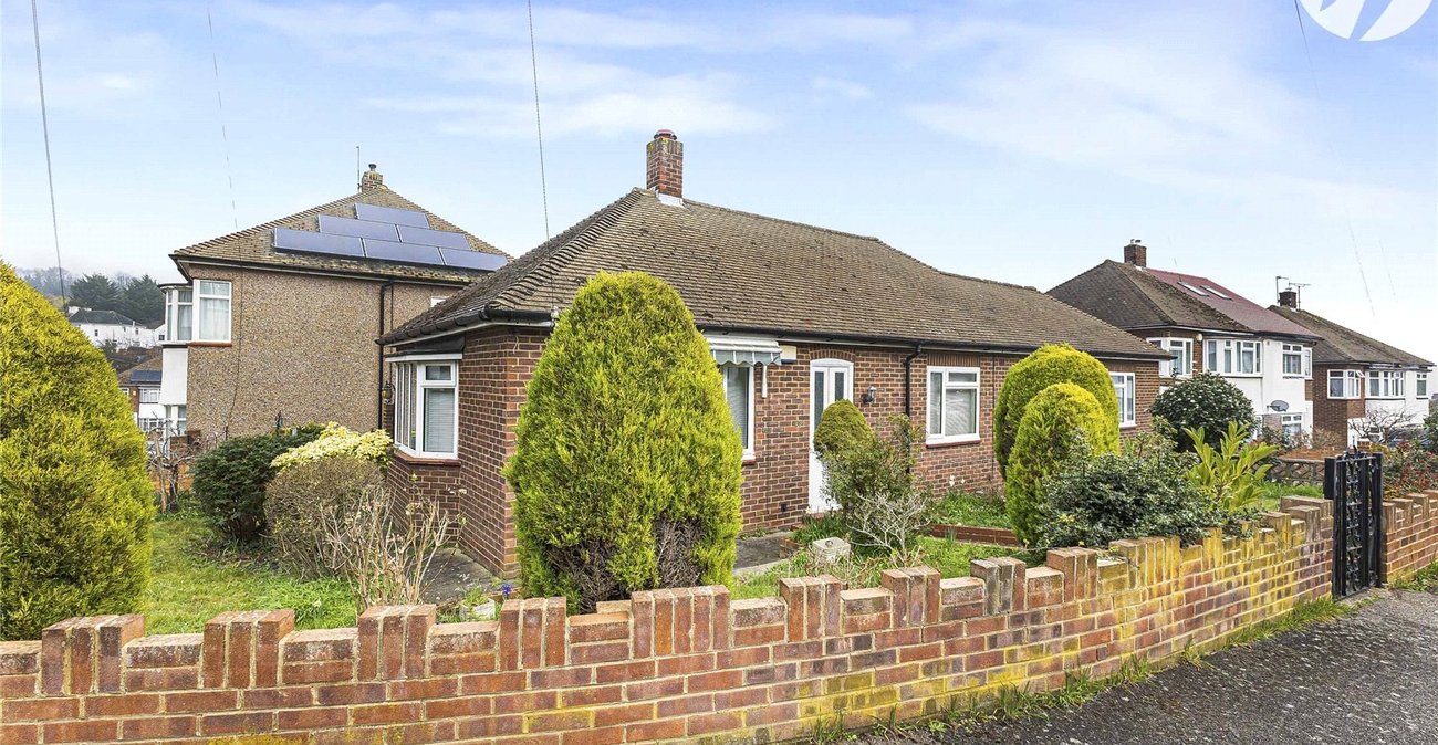 3 bedroom bungalow for sale in Rochester | Robinson Michael & Jackson