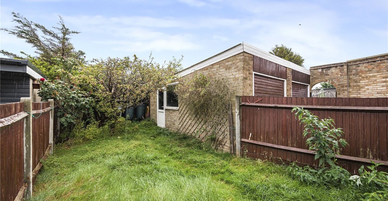 3 bedroom house for sale in Crayford | Robinson Jackson