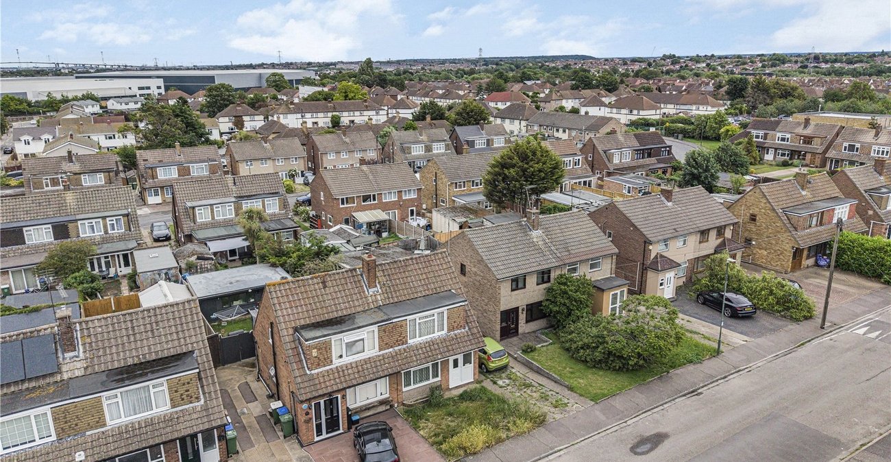 3 bedroom house for sale in Crayford | Robinson Jackson
