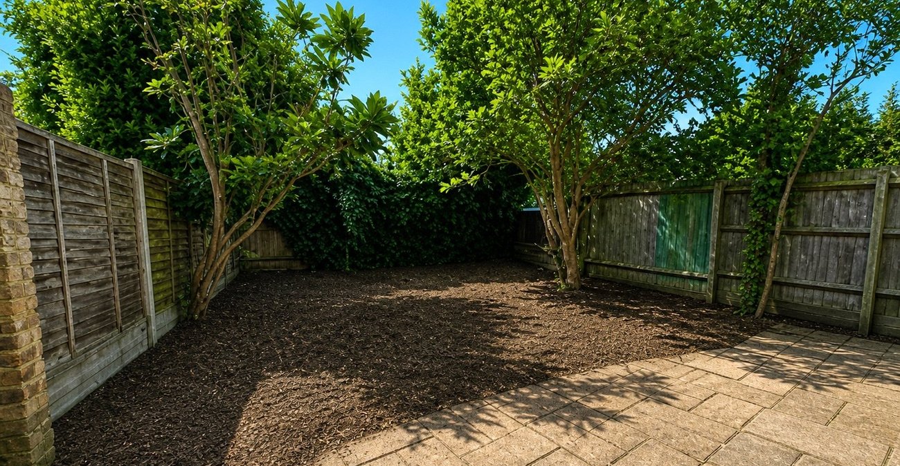 3 bedroom house for sale in London | Robinson Jackson
