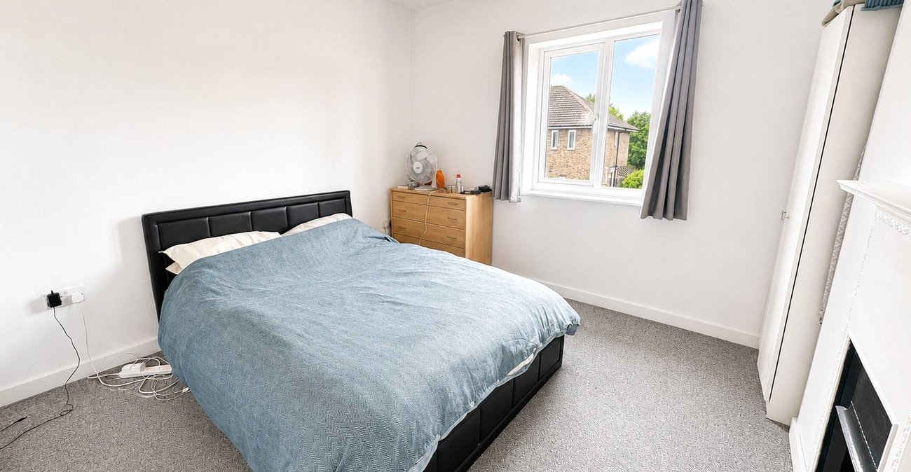 2 bedroom property for sale in London | Robinson Jackson
