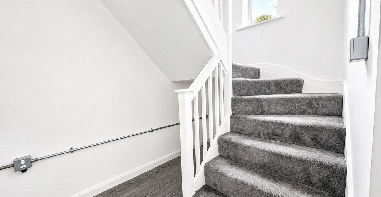 2 bedroom property for sale in London | Robinson Jackson