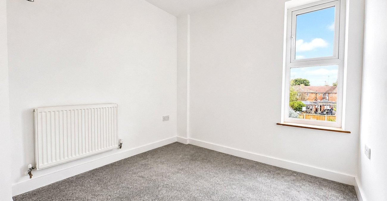 2 bedroom property for sale in London | Robinson Jackson