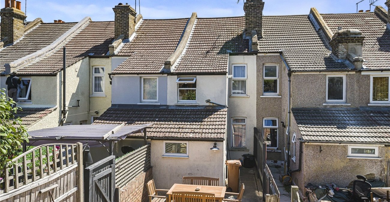 2 bedroom house for sale in Swanley | Robinson Jackson