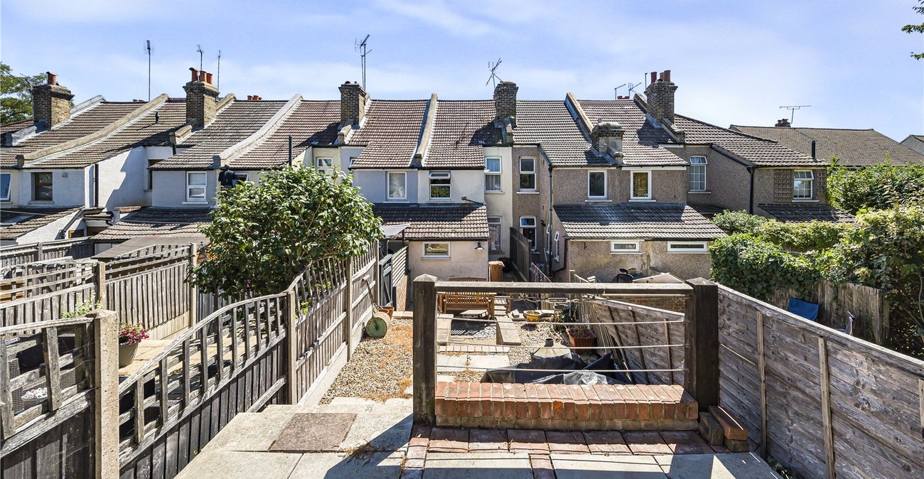 2 bedroom house for sale in Swanley | Robinson Jackson