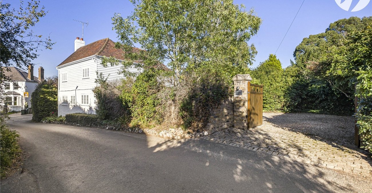 2 bedroom house for sale in Swanley Village | Robinson Jackson