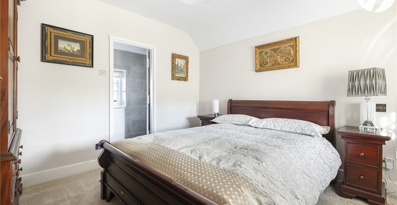 2 bedroom house for sale in Swanley Village | Robinson Jackson